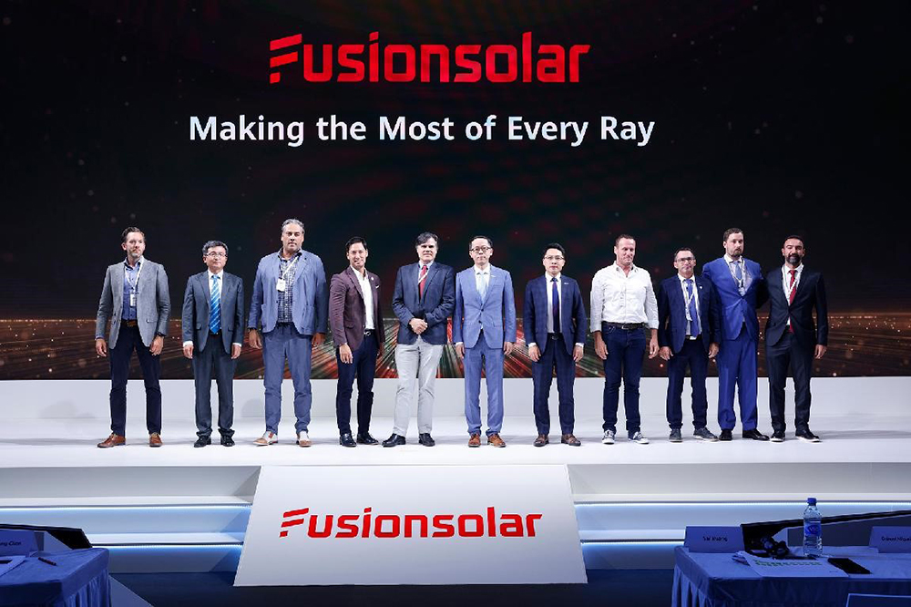 Das Maximum aus jedem Sonnenstrahl herausholen
    Huawei führt neue, intelligente PV-Produkte und -Lösungen ein und bleibt Branchenführer
