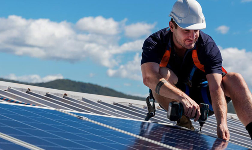 A Comprehensive Guide on How to Install Solar Panels on Your Roof