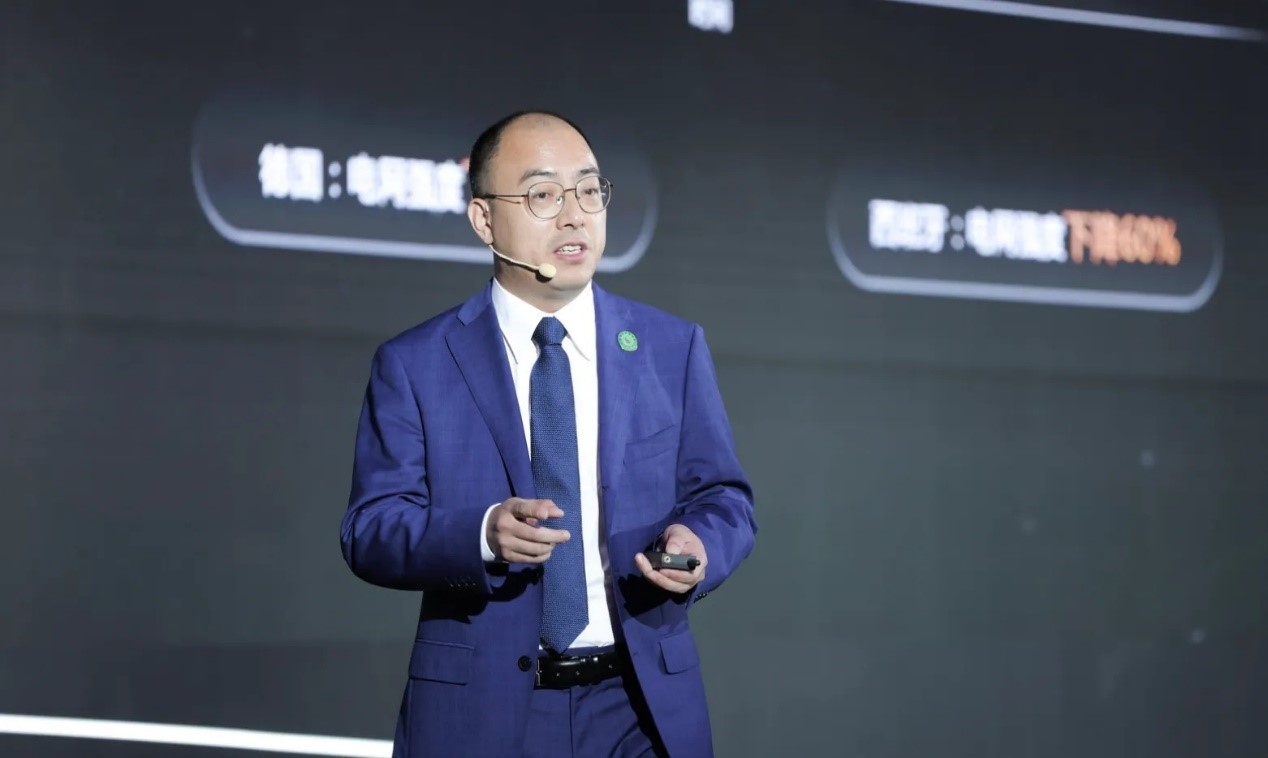 Making the Most of Every Ray | Huawei Launches FusionSolar Strategy and New Products